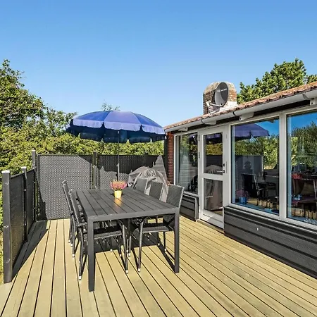 Hébergement de vacances 3 Bedroom Lovely In *